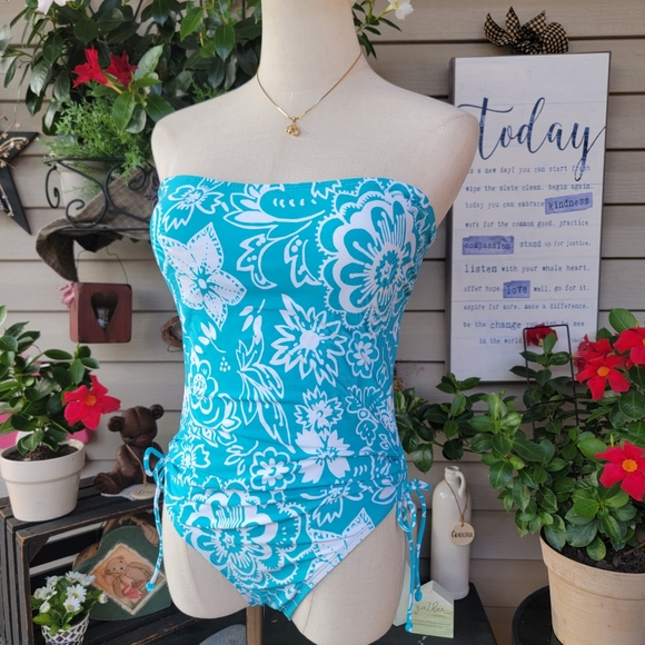 BEACH HOUSE ♡ Gorgeous Aqua Blue 'n White Strap(Less) Tie Back Adj Swimsuit 12 - Picture 14 of 17